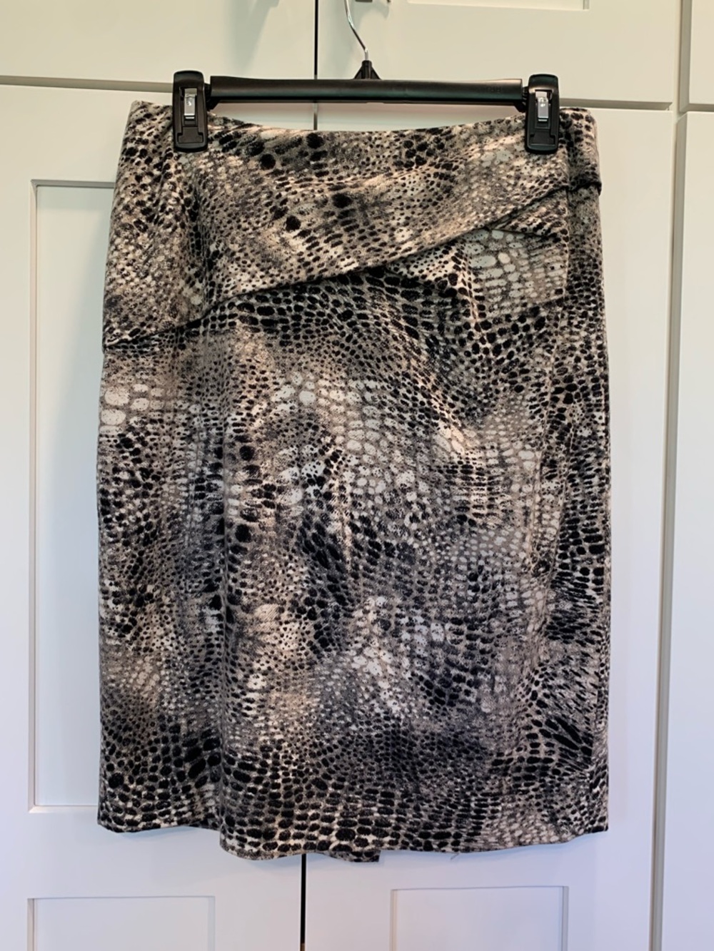 Carlisle Snakeskin Print Pencil Skirt 6 Tan Brown Black Sashed Waist Knee Length